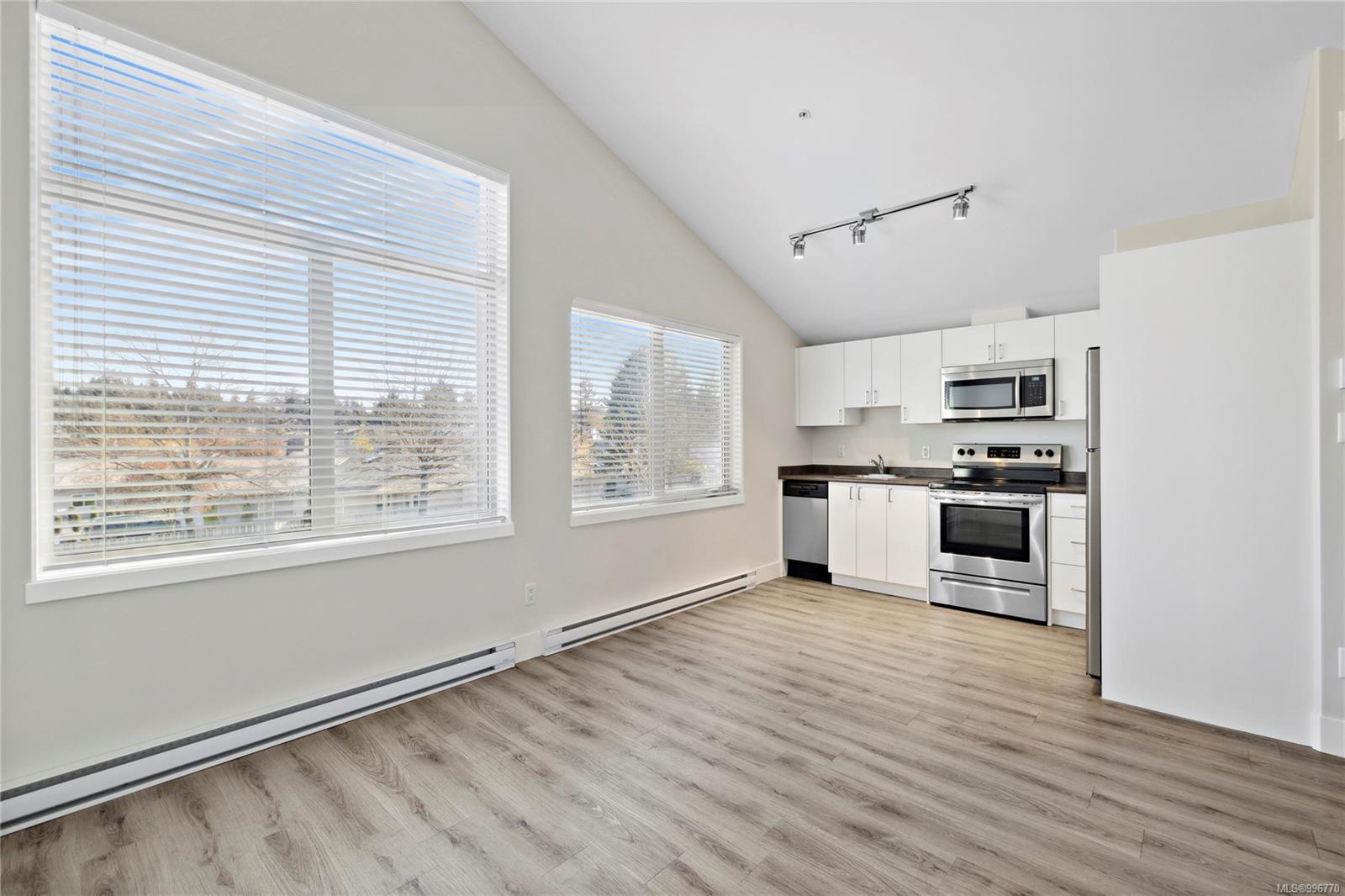 $340,000 - 4535 Uplands Dr<br>British Columbia, V9T 6M8