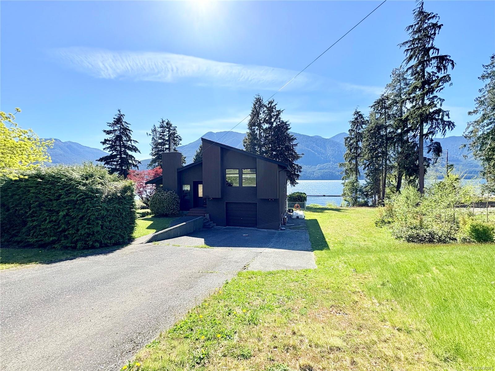 $579,900 - 1200 Marine Dr<br>British Columbia, V0N 2N0