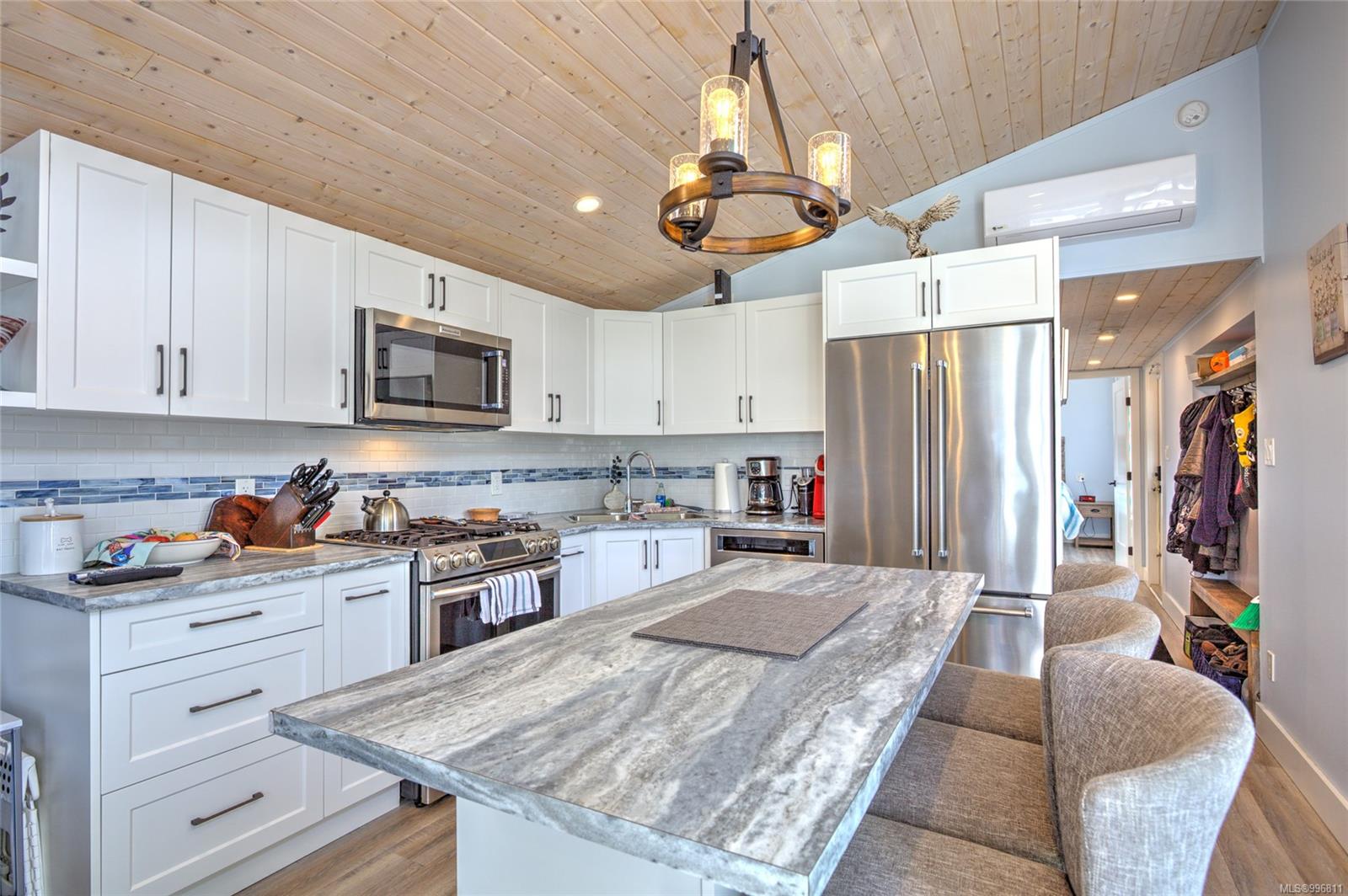 $569,900 - 232 North Shore Rd<br>British Columbia, V0R 2G0