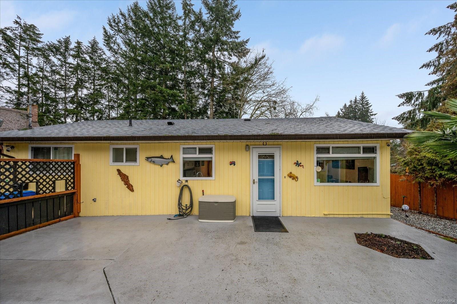 $629,900 - 820 Beaufort Dr<br>British Columbia, V9S 2C6