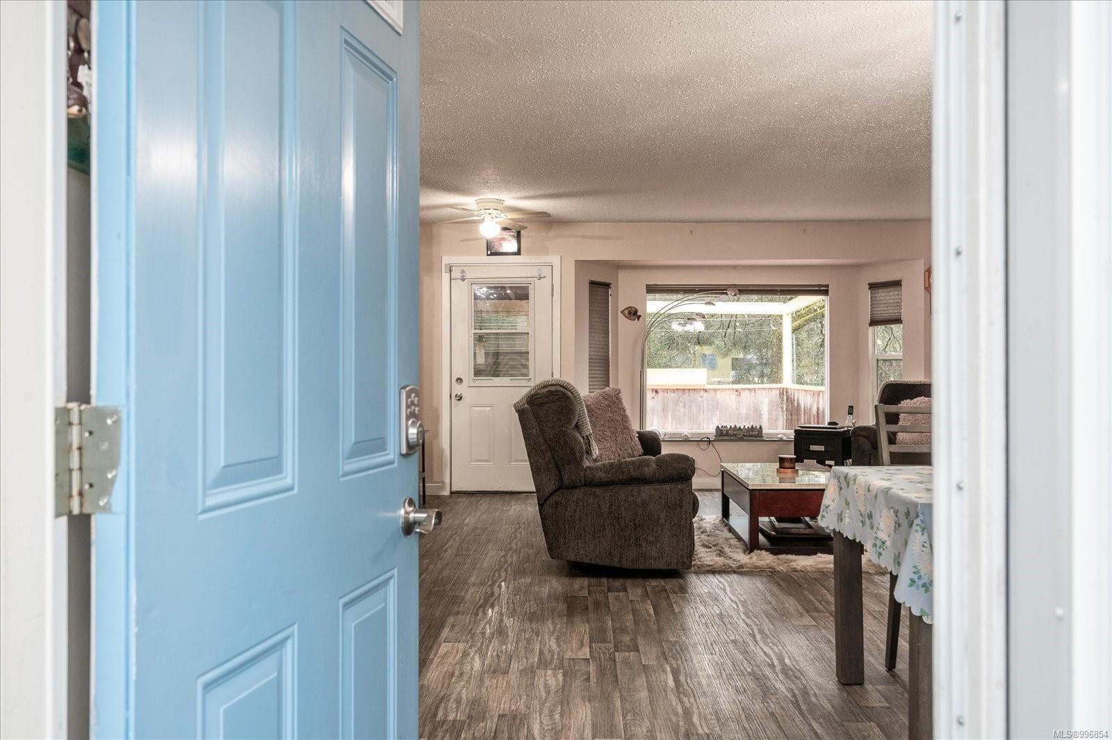 $629,900 - 820 Beaufort Dr<br>British Columbia, V9S 2C6