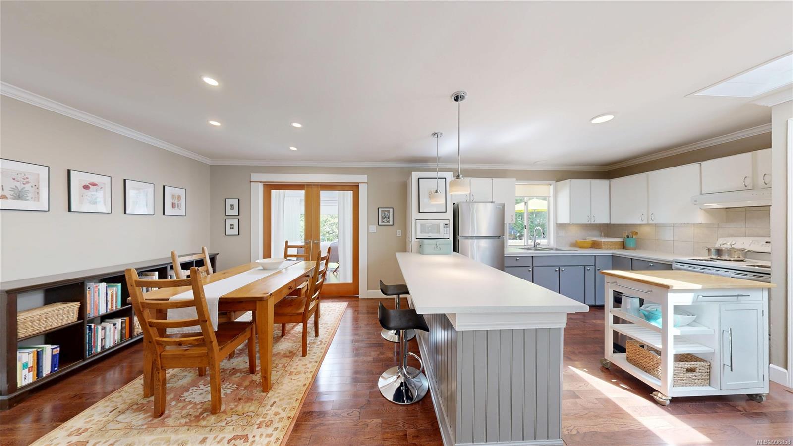 $799,000 - 1560 Violet Cres<br>British Columbia, V0R 1X5