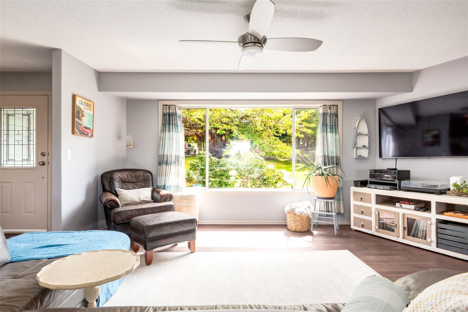 $1,895,000 - 6861 Wayne Pl<br>British Columbia, V0R 2H0