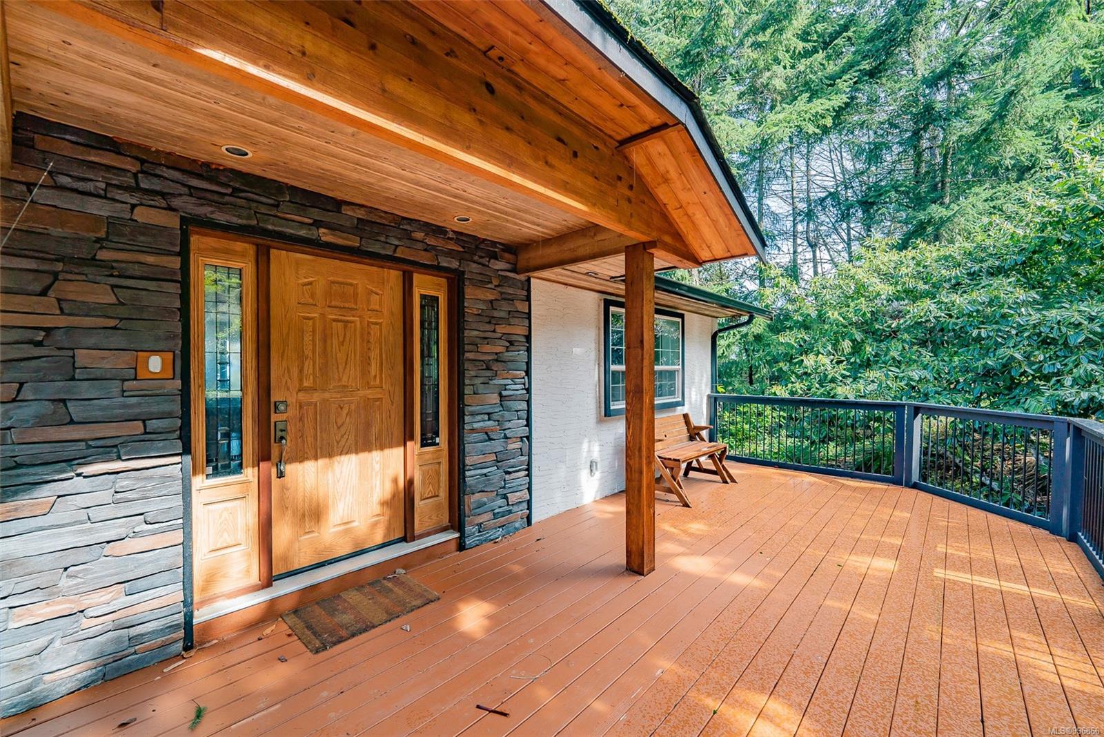 $1,399,000 - 8170 Southwind Dr<br>British Columbia, V0R 2H0
