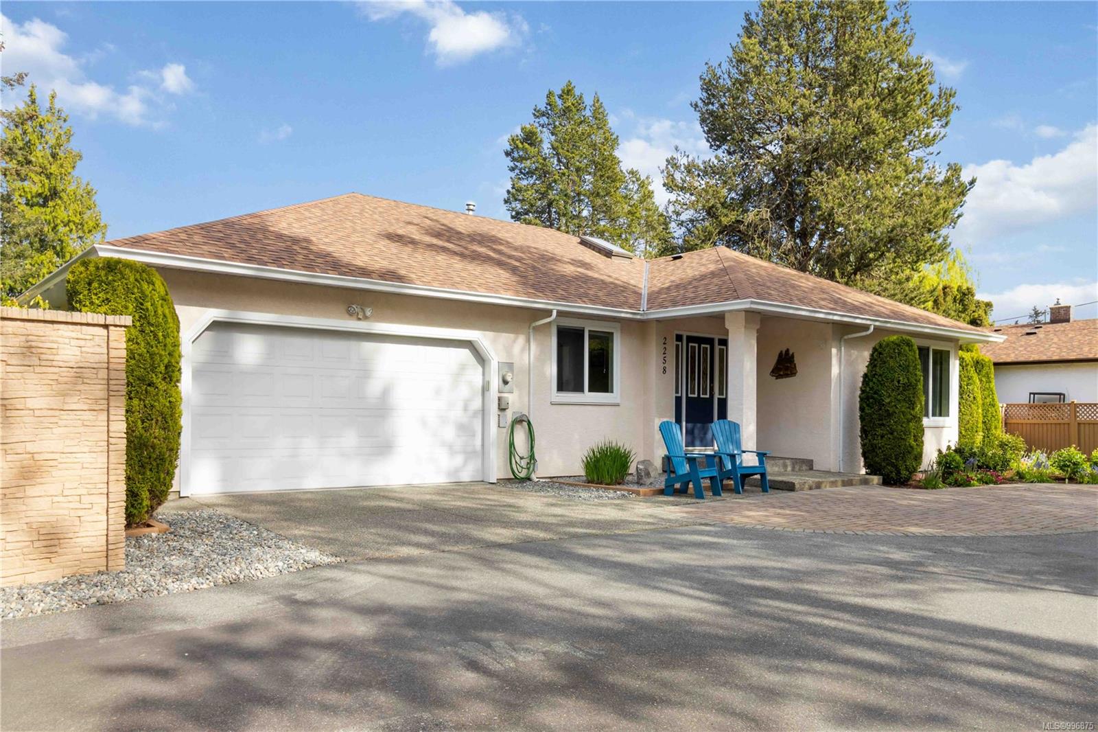 $1,164,900 - 2258 Weiler Ave<br>British Columbia, V8L 1R8