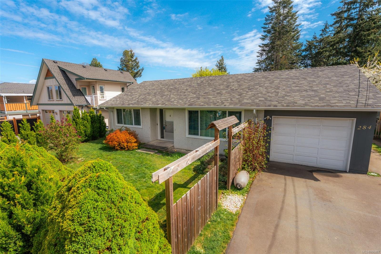 $600,000 - 284 Mills St<br>British Columbia, V9P 1V9