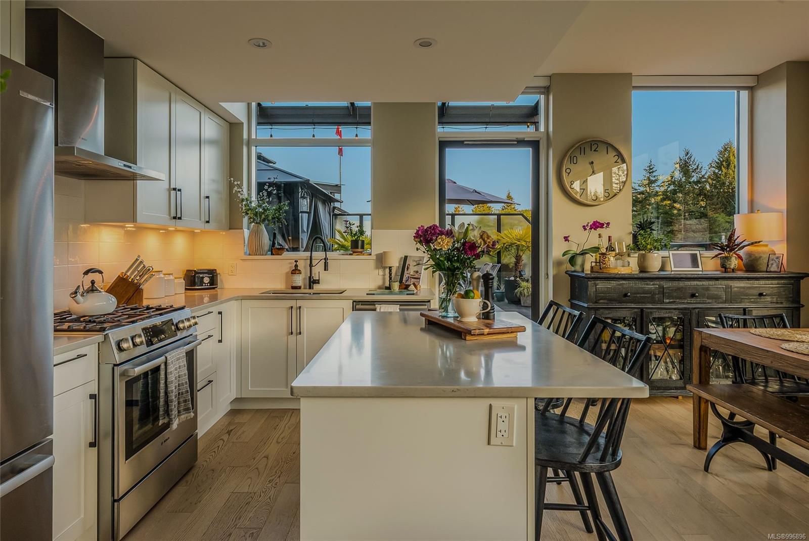 $889,000 - 3529 Dolphin Dr<br>British Columbia, V9P 9J7
