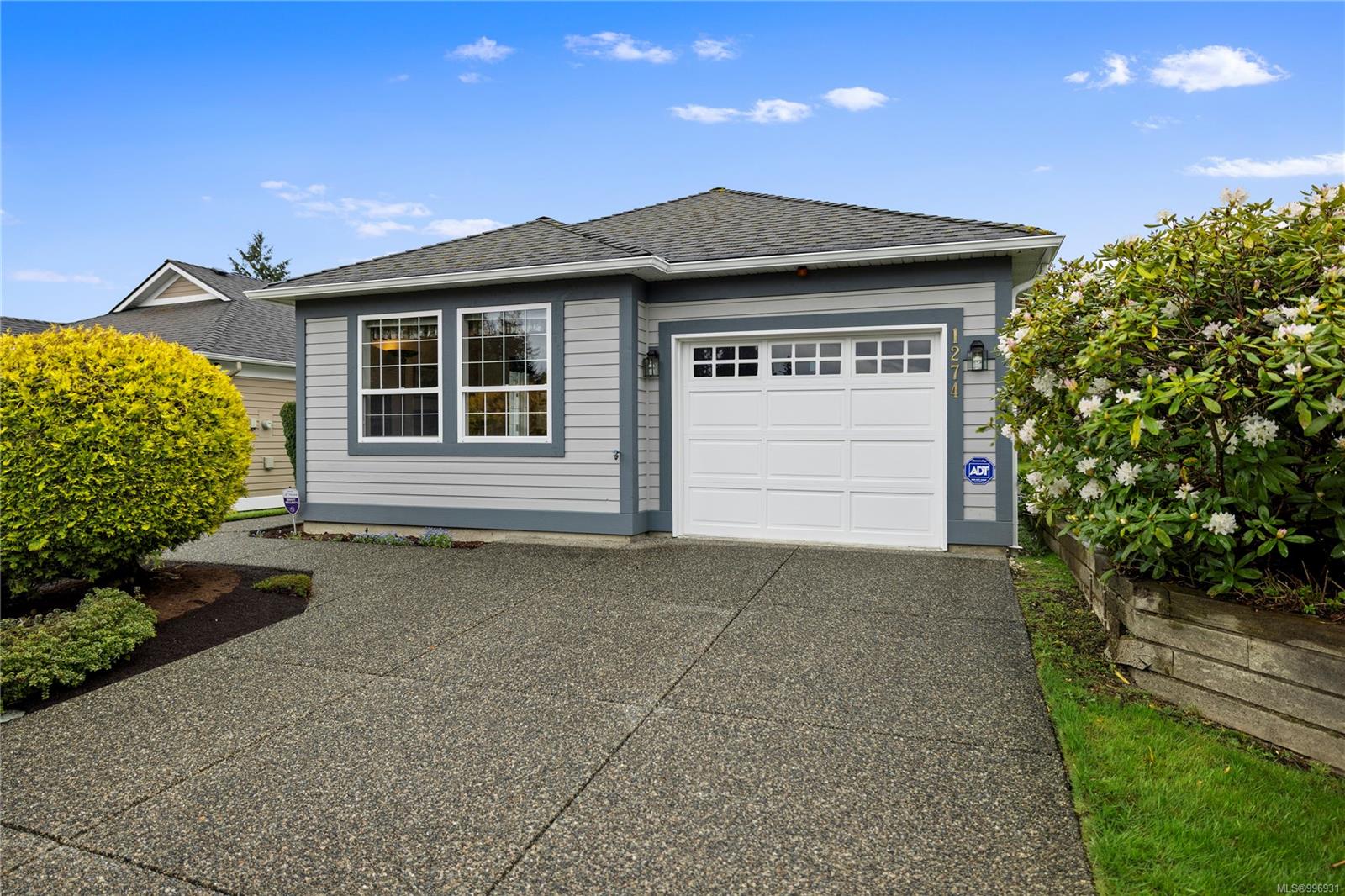 $760,000 - 1274 Oceanside Dr<br>British Columbia, V9K 1T8