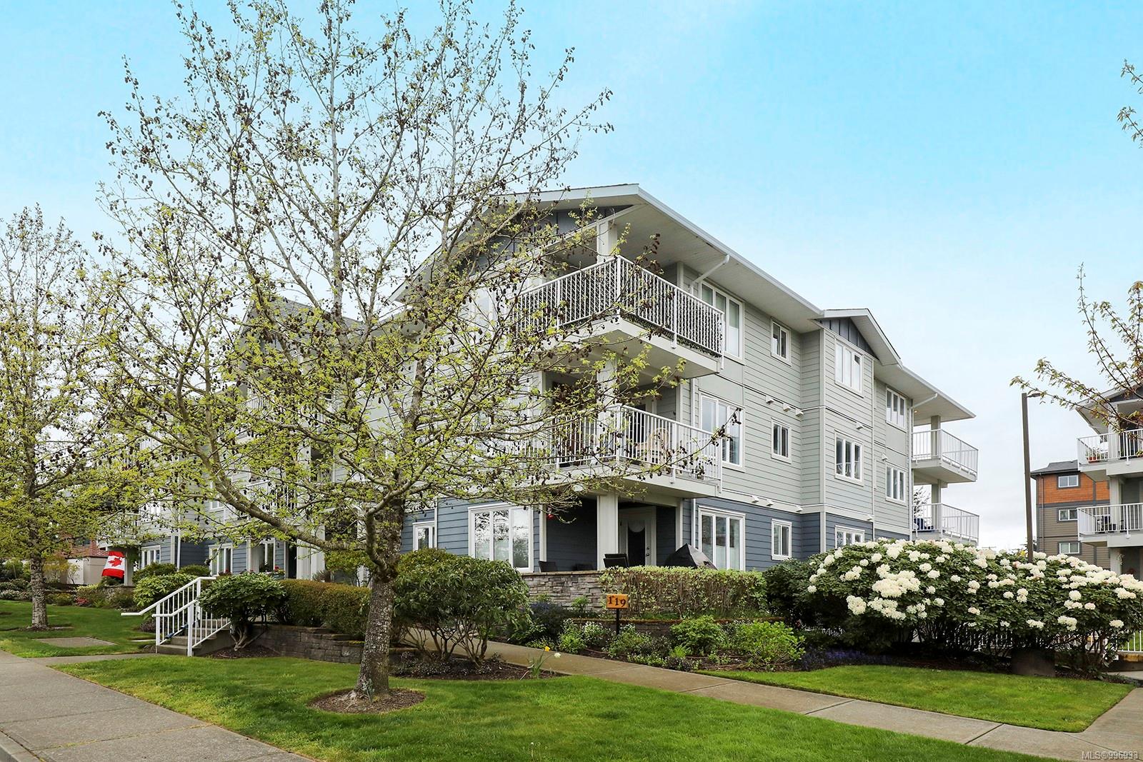 $469,900 - 119 20th St<br>British Columbia, V9N 8B1