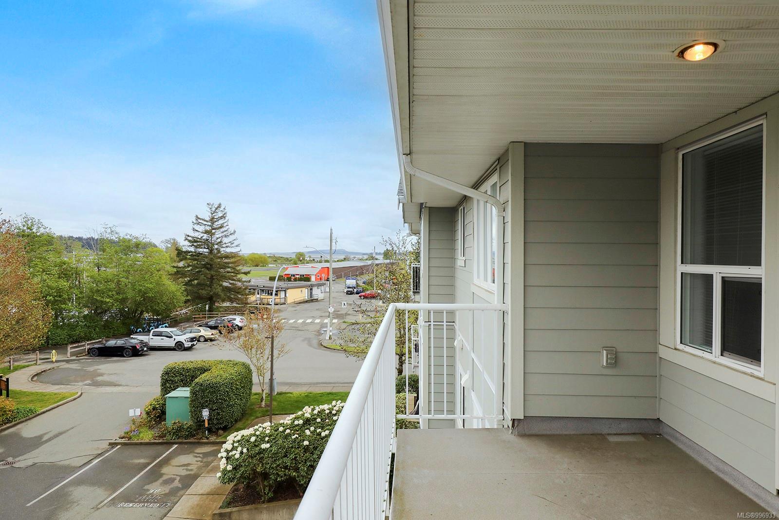 $469,900 - 119 20th St<br>British Columbia, V9N 8B1