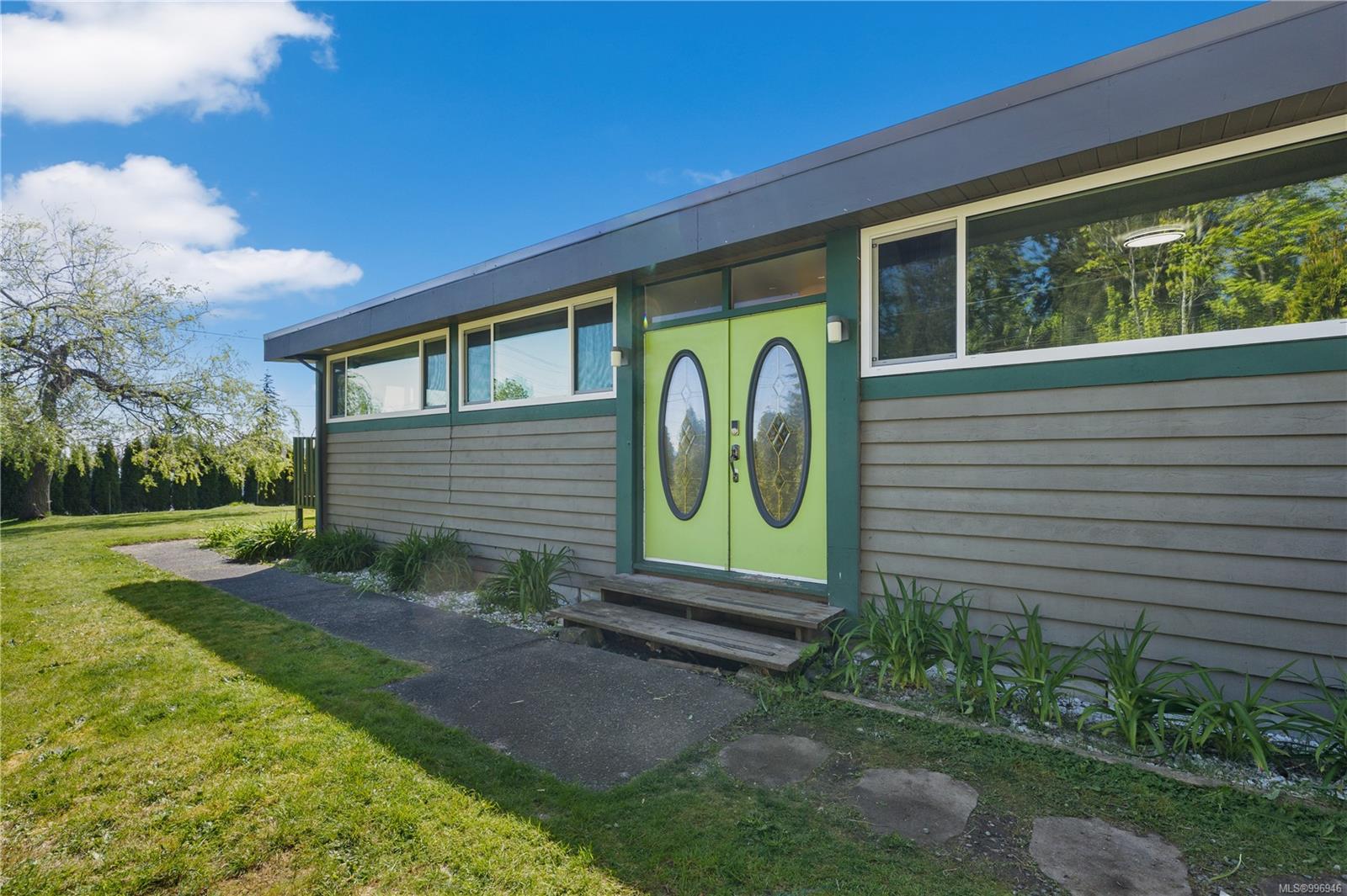 $584,999 - 1956 Alder St<br>British Columbia, V9H 0B5