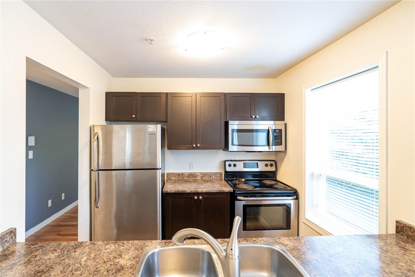 $349,300 - 690 Third St<br>British Columbia, V9R 1W8