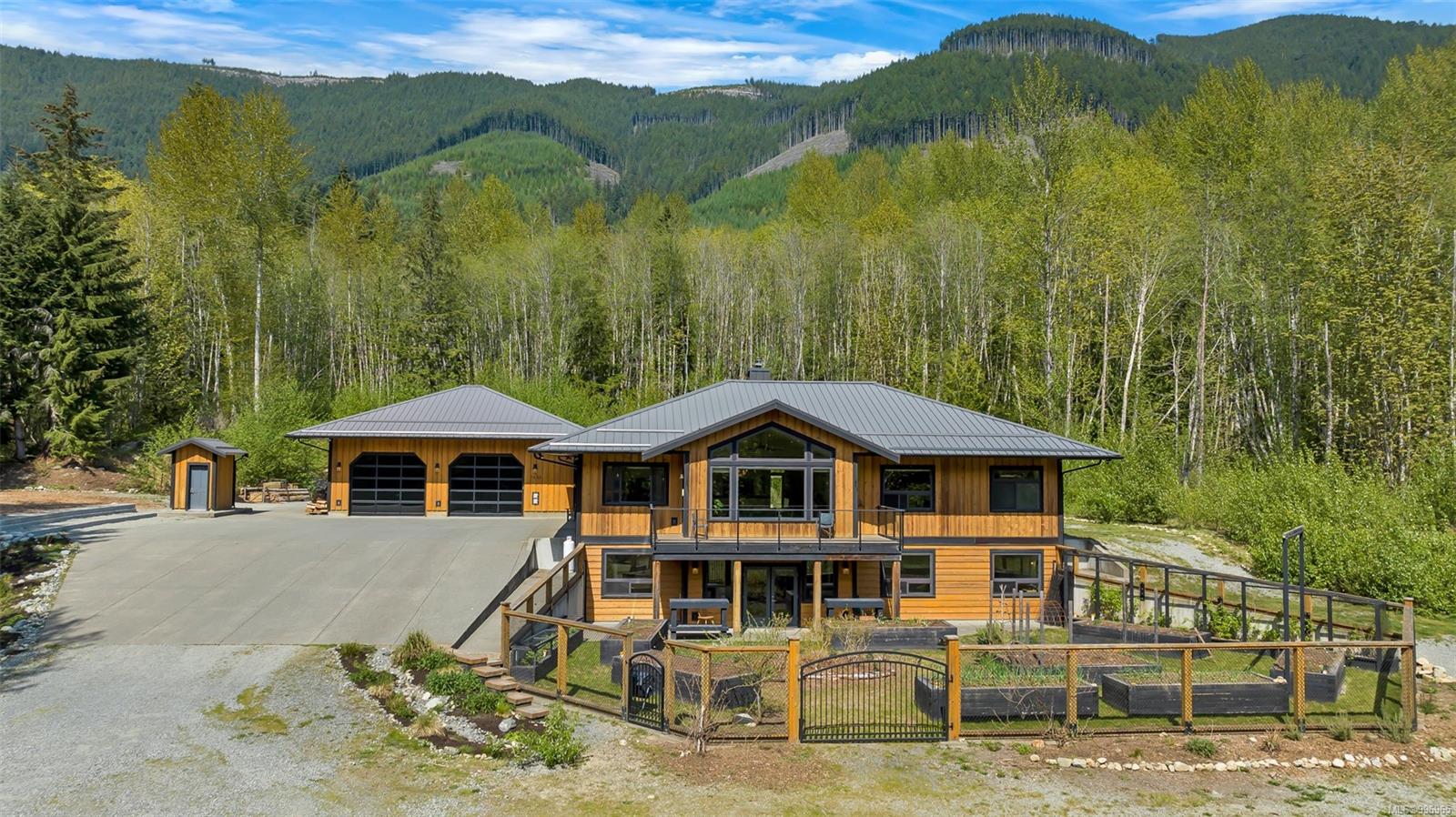 $1,695,000 - 7695 Cowichan Lake Rd<br>British Columbia, V0R 2G0