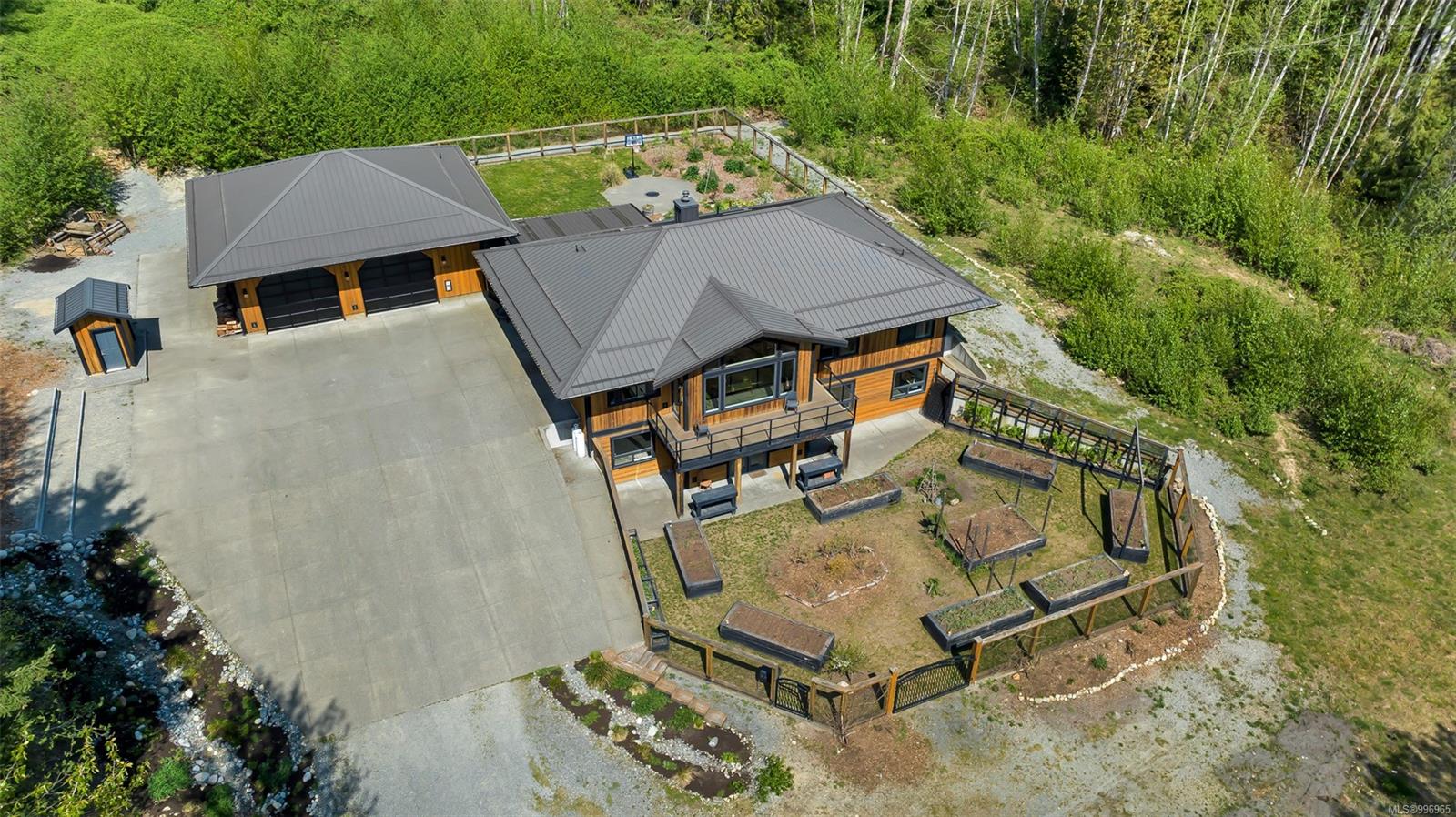 $1,695,000 - 7695 Cowichan Lake Rd<br>British Columbia, V0R 2G0