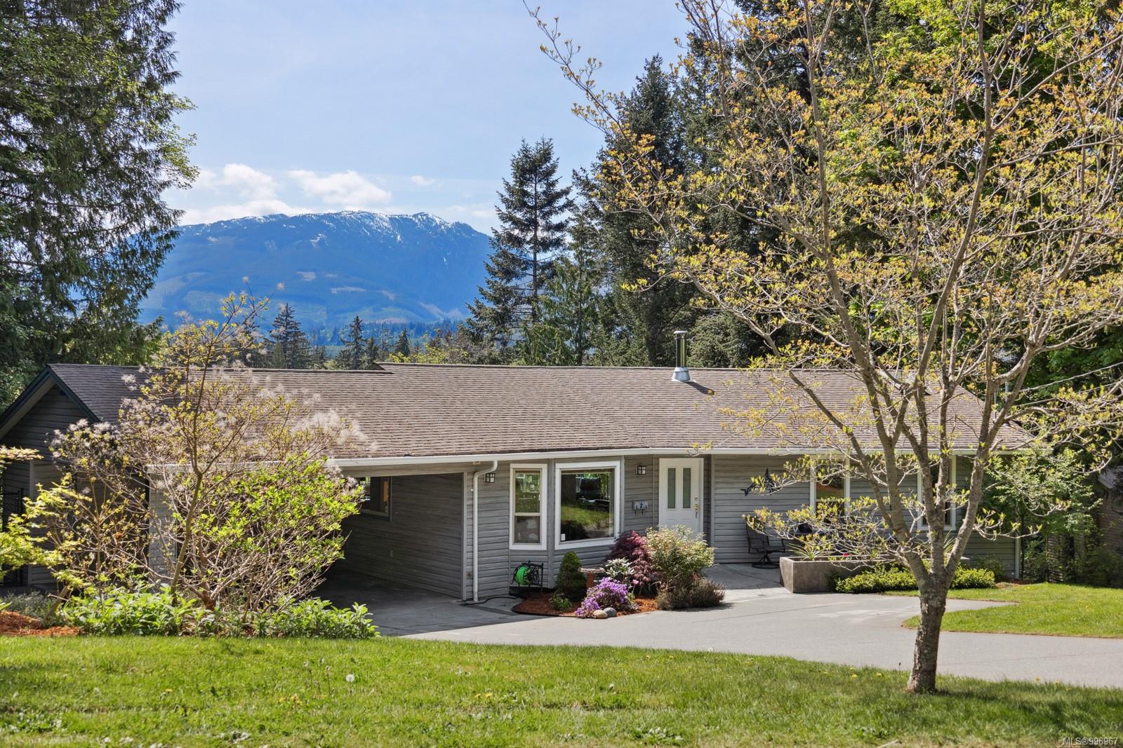 $999,900 - 7741 Tozer Rd<br>British Columbia, V0R 1W0