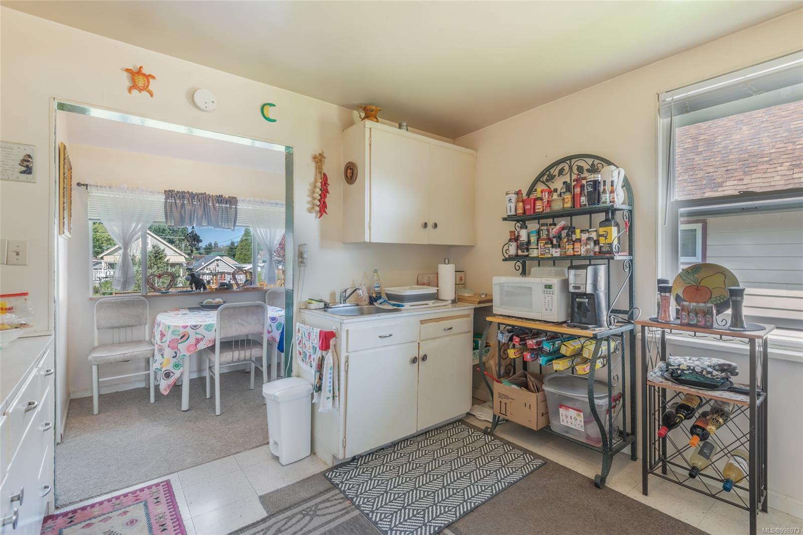 $299,900 - 3504 11th Ave<br>British Columbia, V9Y 4Y7