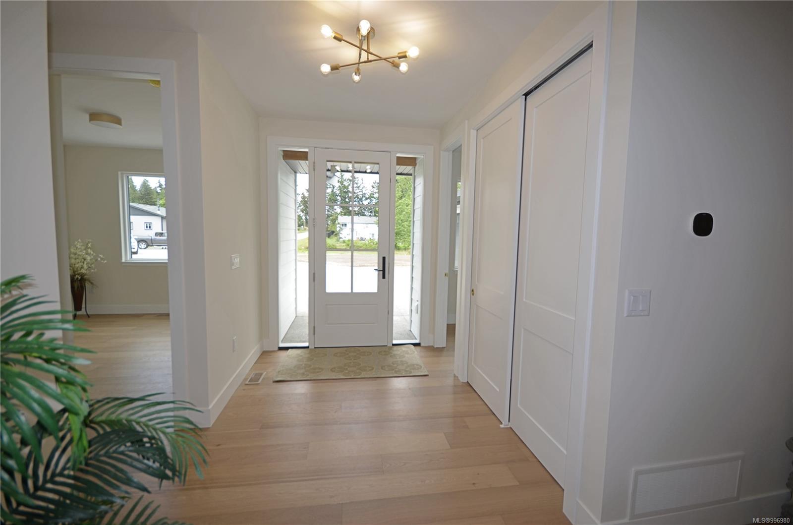 $1,149,900 - 1936 Woobank Rd<br>British Columbia, V9X 1G9