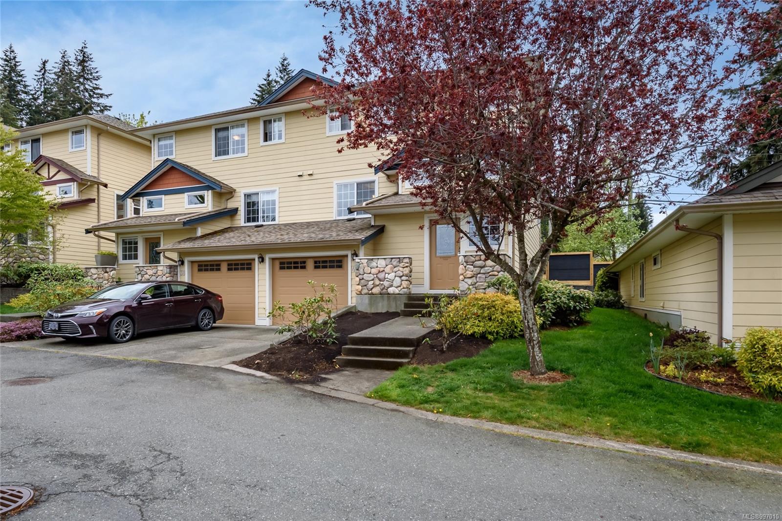 $699,000 - 2728 1st St<br>British Columbia, V9N 4A4