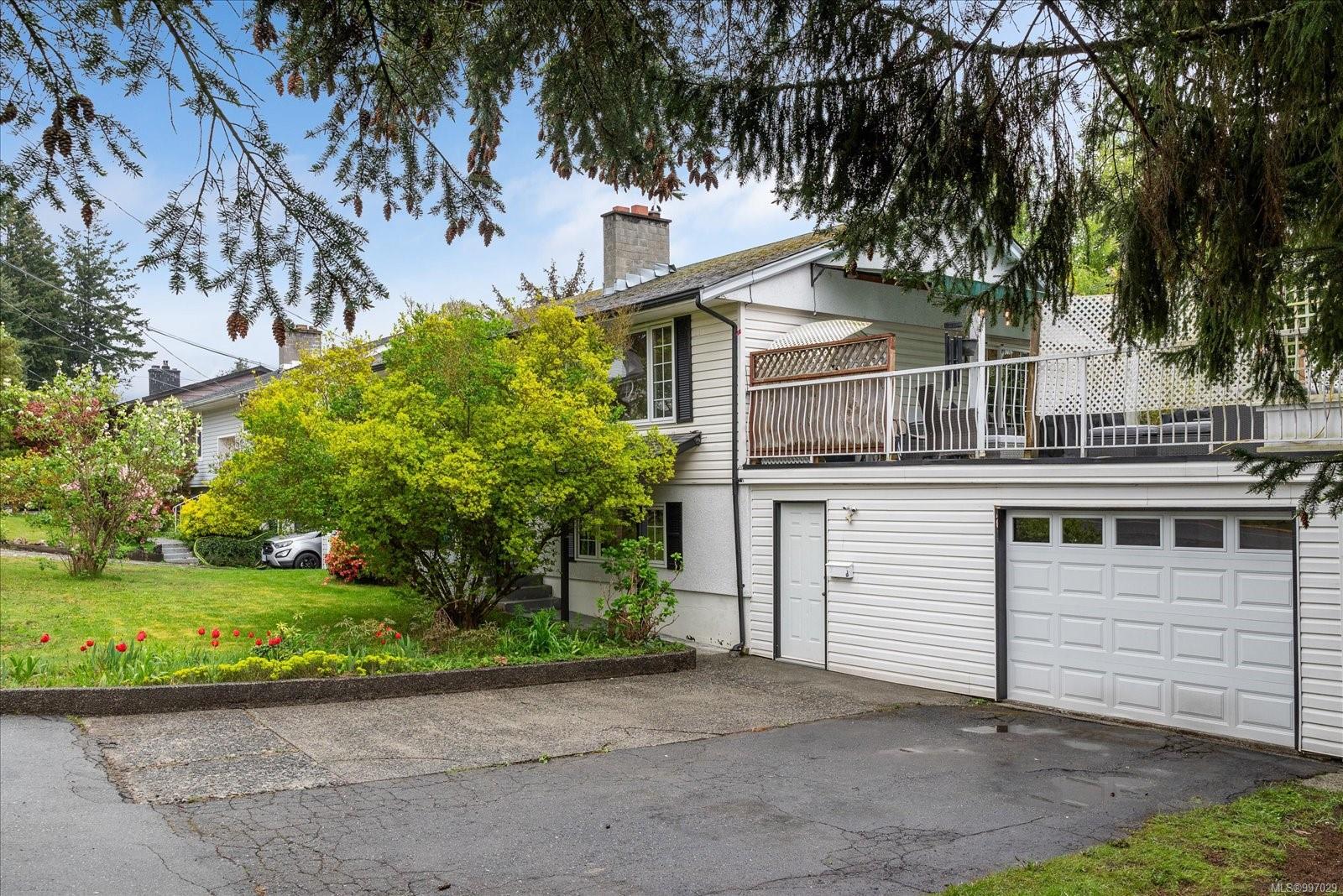 $750,000 - 1925 Meredith Rd<br>British Columbia, V9S 2M9