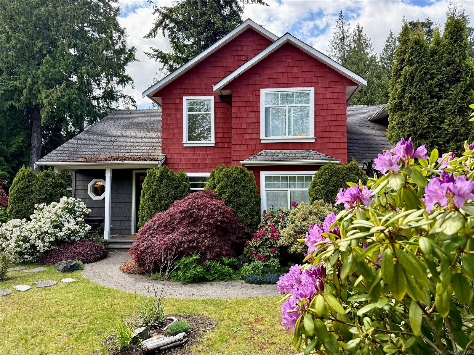 $1,182,000 - 907 Savary Dr<br>British Columbia, V9K 1R7