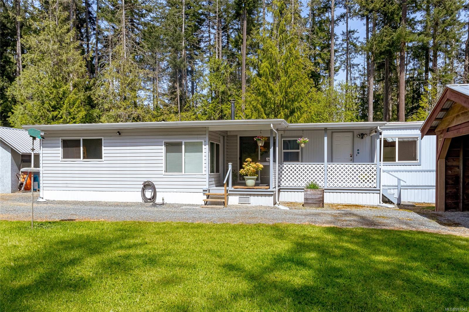 $674,000 - 1174 Braithwaite Dr<br>British Columbia, V0R 1L0