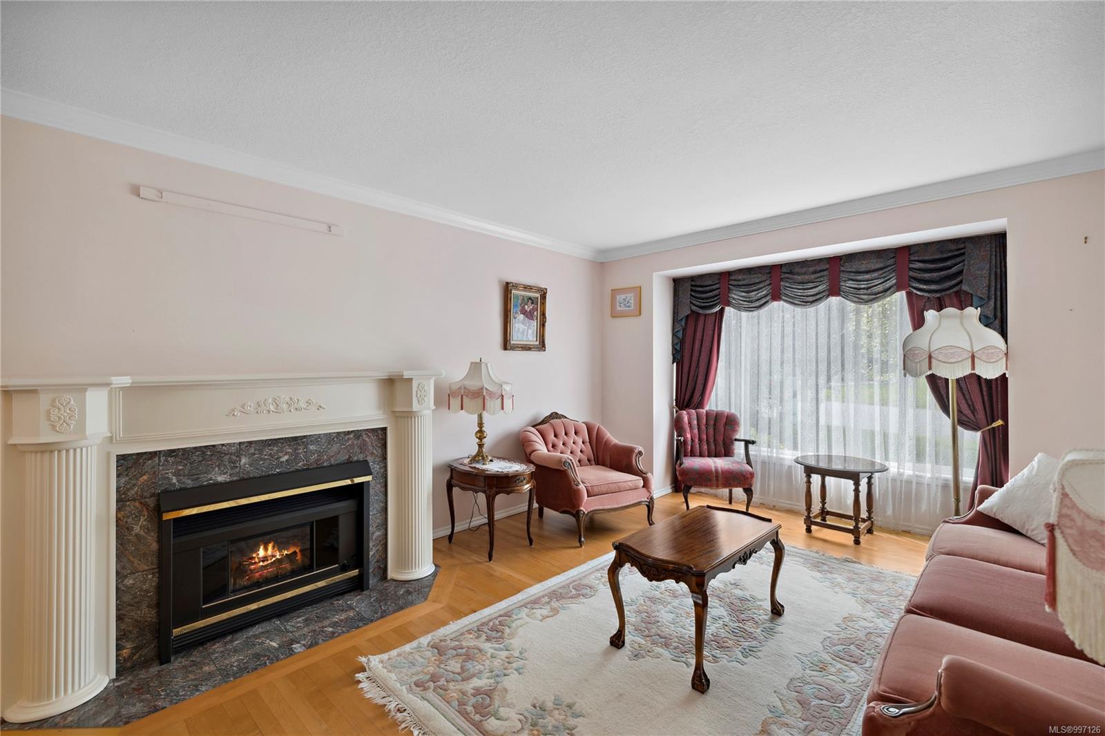 $649,900 - 651 Alderwood Dr<br>British Columbia, V9G 1R5