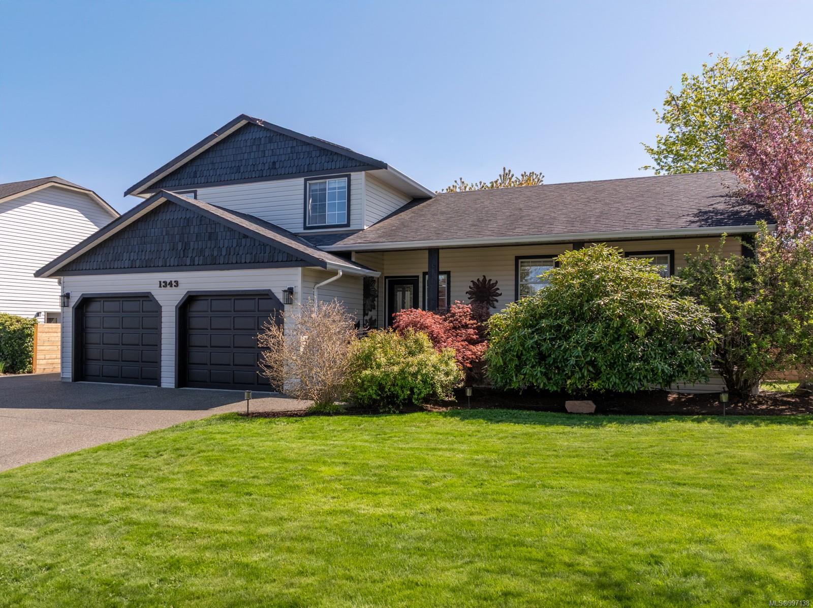 $1,088,000 - 1343 Ocean View Ave<br>British Columbia, V9M 3R2
