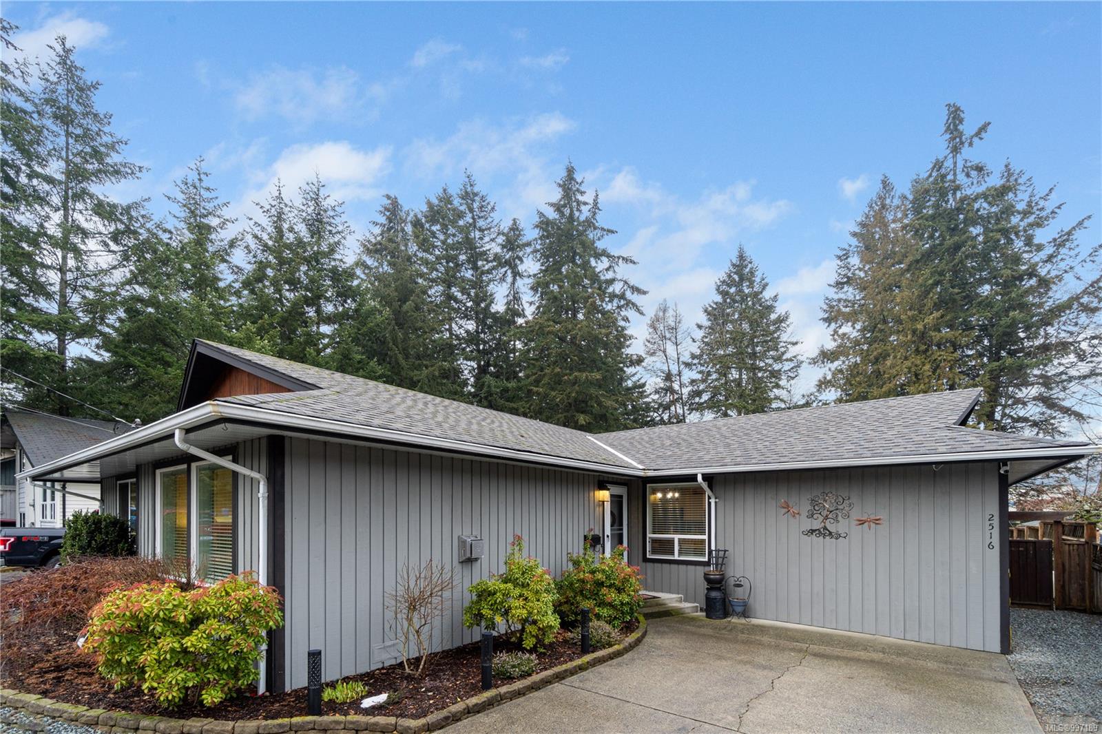 2516 Labieux Rd, Na Diver Lake real estate property for sale in Nanaimo British Columbia, V9T 4L7