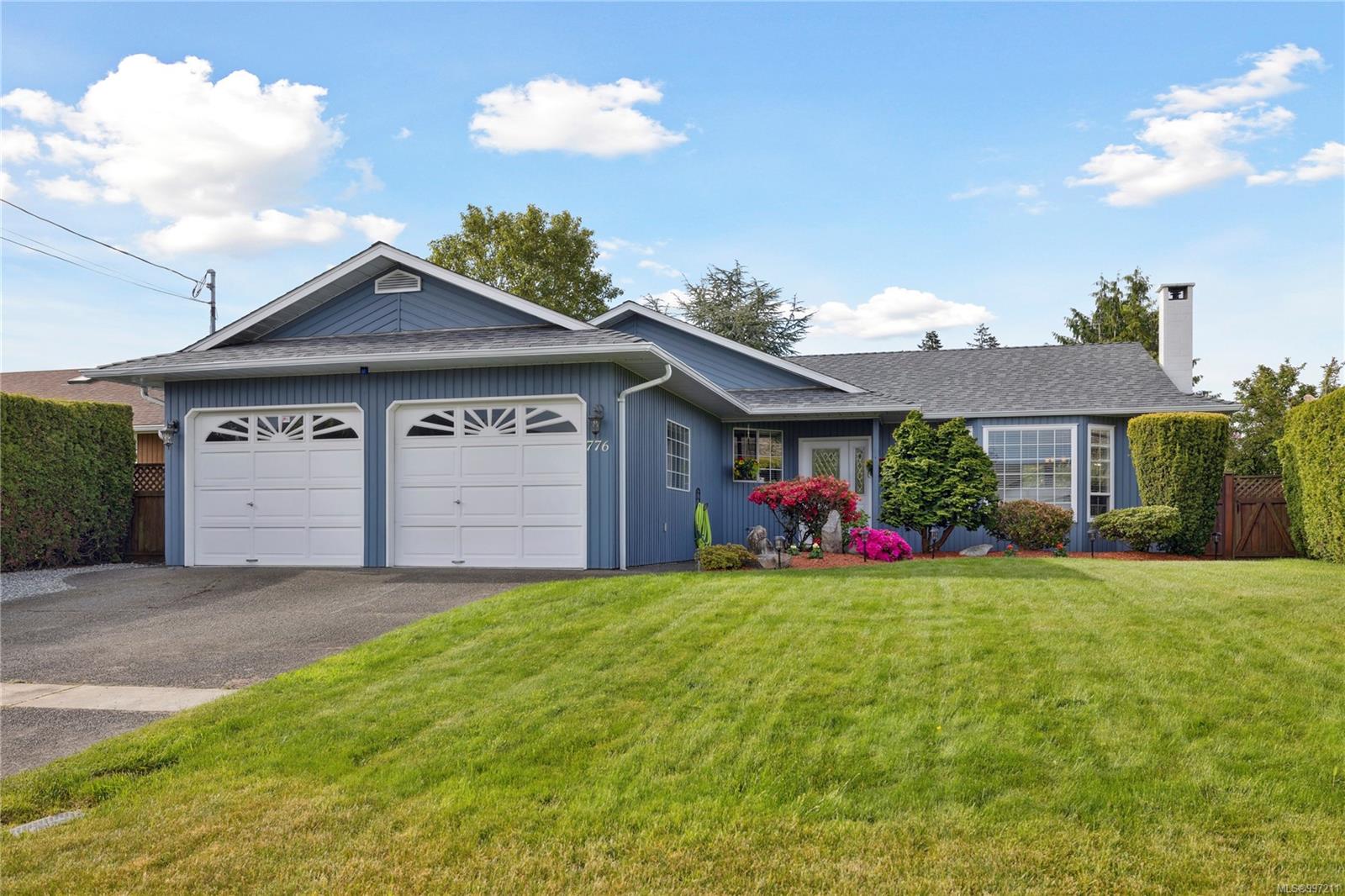 $799,900 - 776 Humphrey Rd<br>British Columbia, V9P 1C8