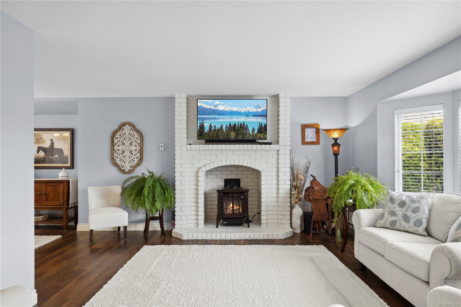 $799,900 - 776 Humphrey Rd<br>British Columbia, V9P 1C8
