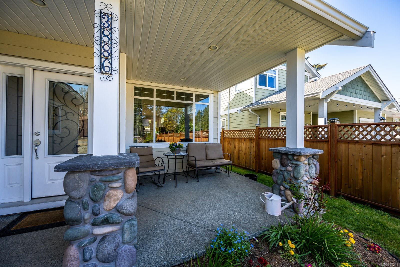 $1,260,000 - 3886 Royston Rd<br>British Columbia, V0R 2V0