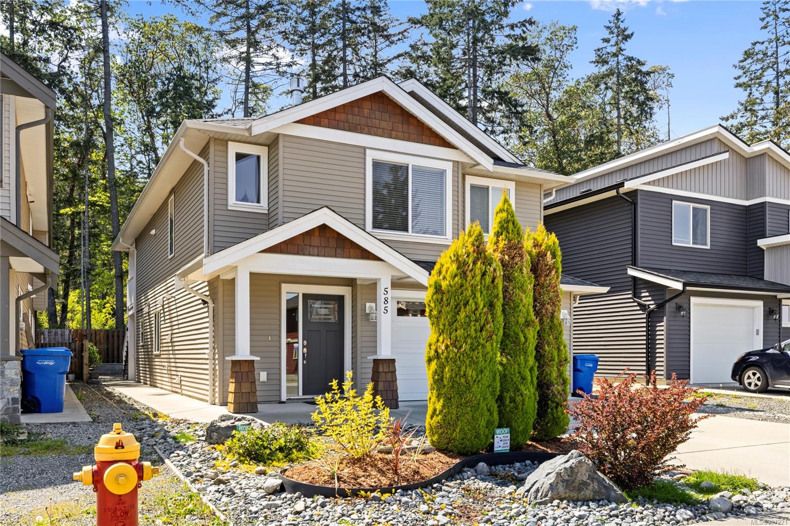 $875,000 - 585 Marisa St<br>British Columbia, V9R 0H5