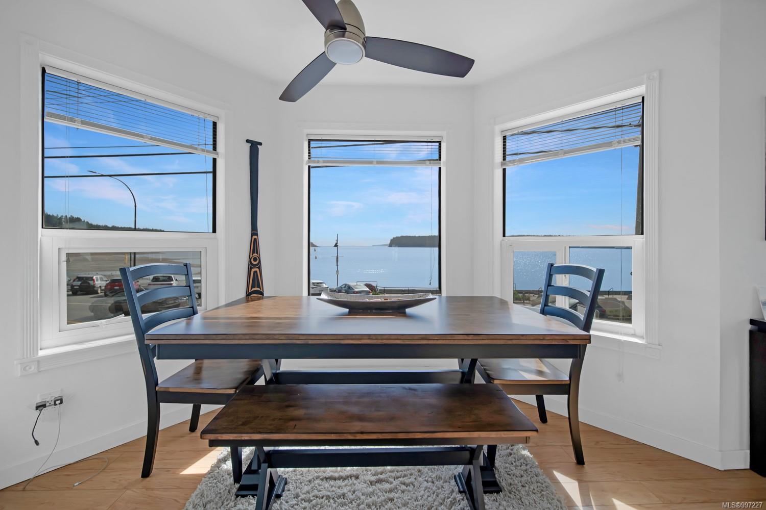 $429,900 - 2815 Departure Bay Rd<br>British Columbia, V9S 5P4