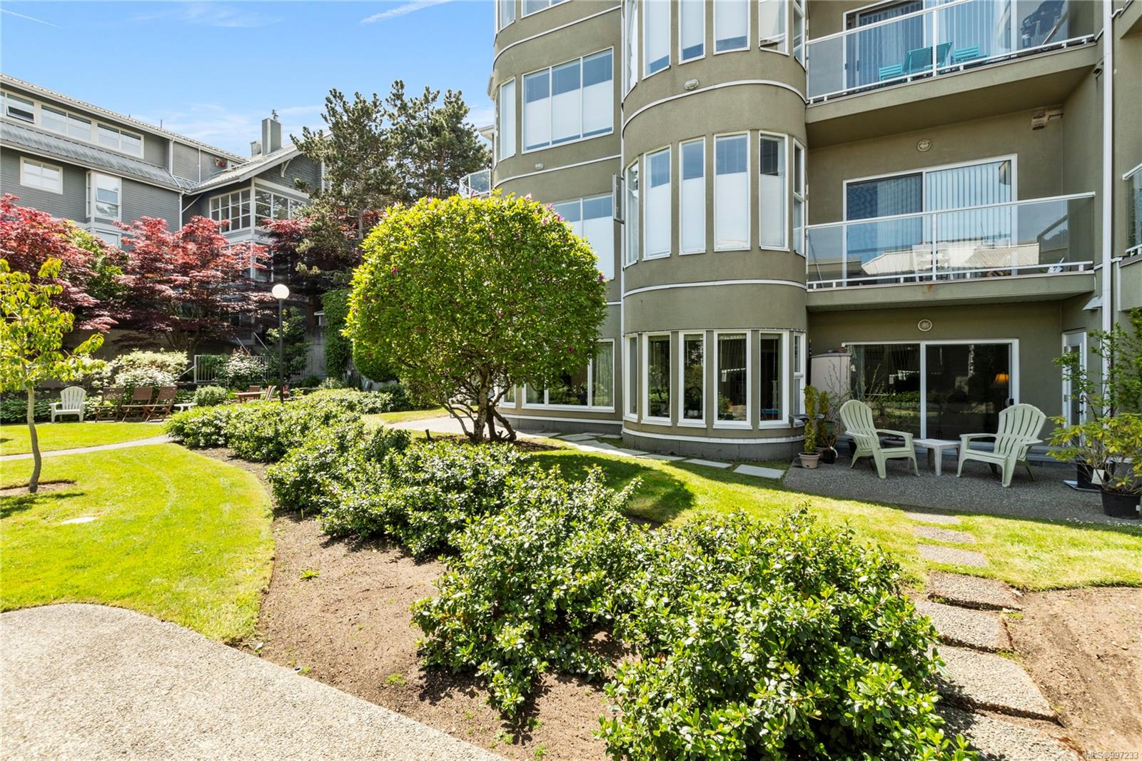 560 Stewart Ave, Na Brechin Hill real estate property for sale in Nanaimo British Columbia, V9S 5T5