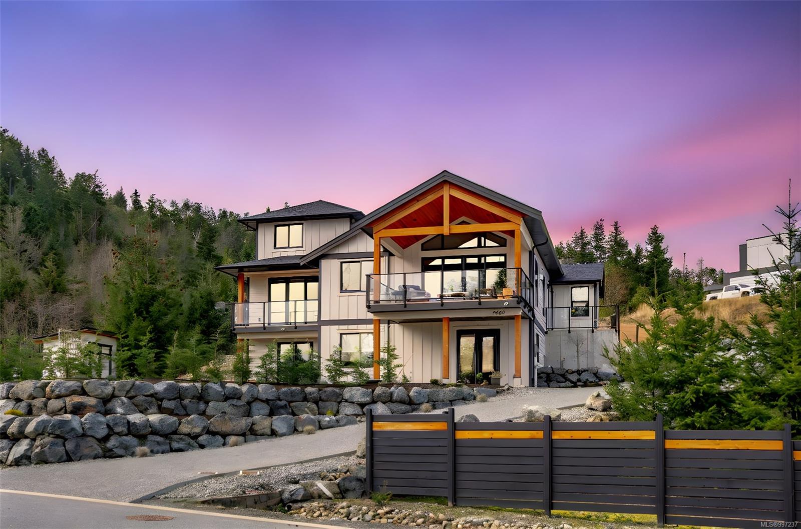 $1,999,999 - 7462 Copley Ridge Dr<br>British Columbia, V0R 2H0