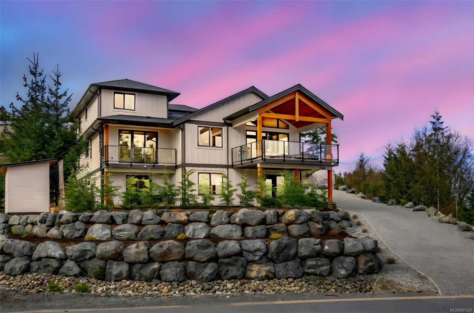 $1,999,999 - 7462 Copley Ridge Dr<br>British Columbia, V0R 2H0