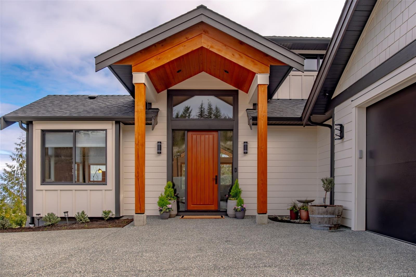 $1,999,999 - 7462 Copley Ridge Dr<br>British Columbia, V0R 2H0