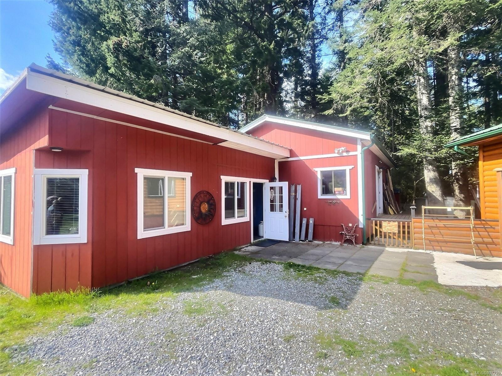 $799,000 - 2220 Salmon Point Rd<br>British Columbia, V9H 1E6