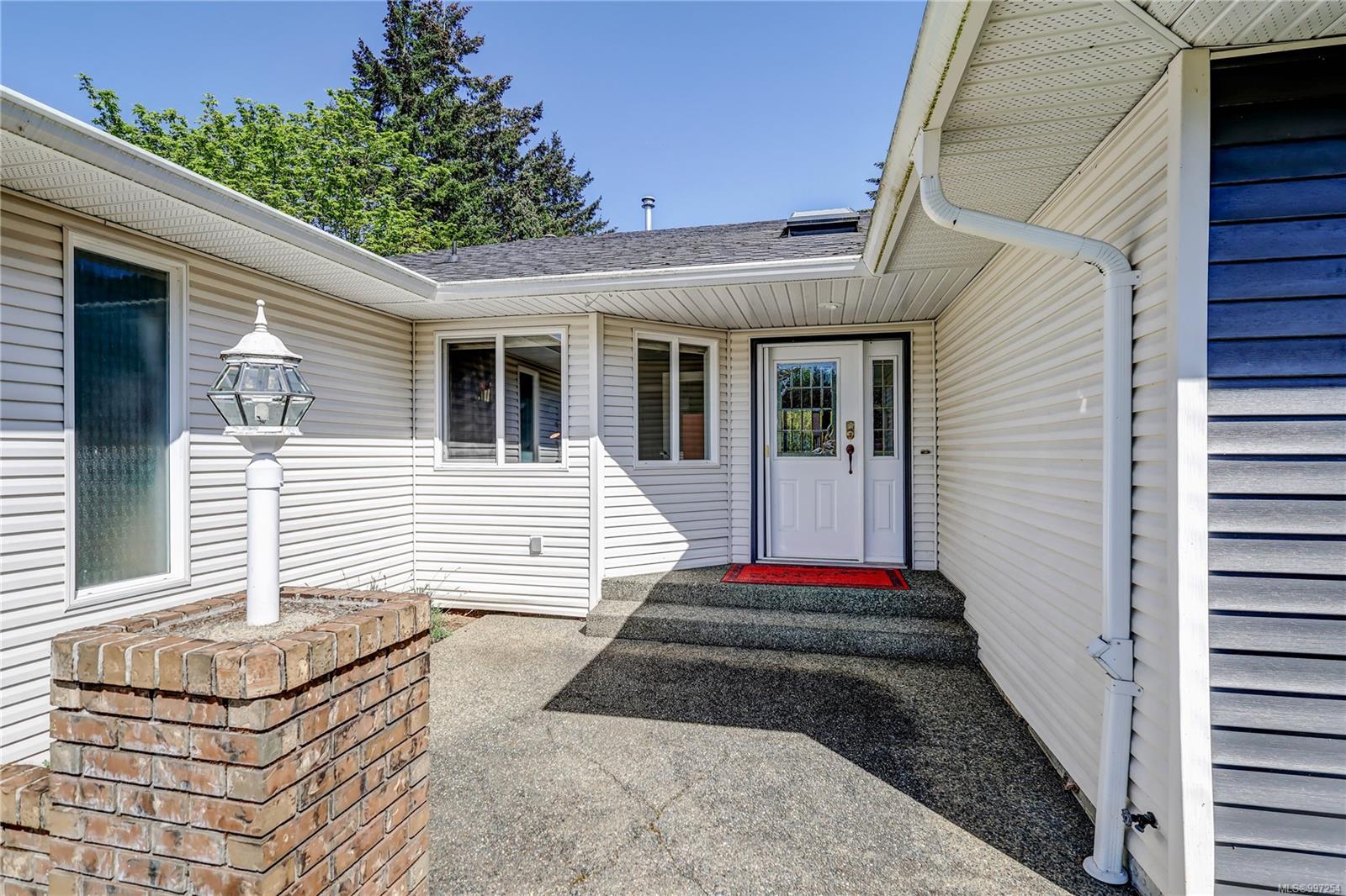 $849,500 - 2377 Westhill Pl<br>British Columbia, V9R 6M9