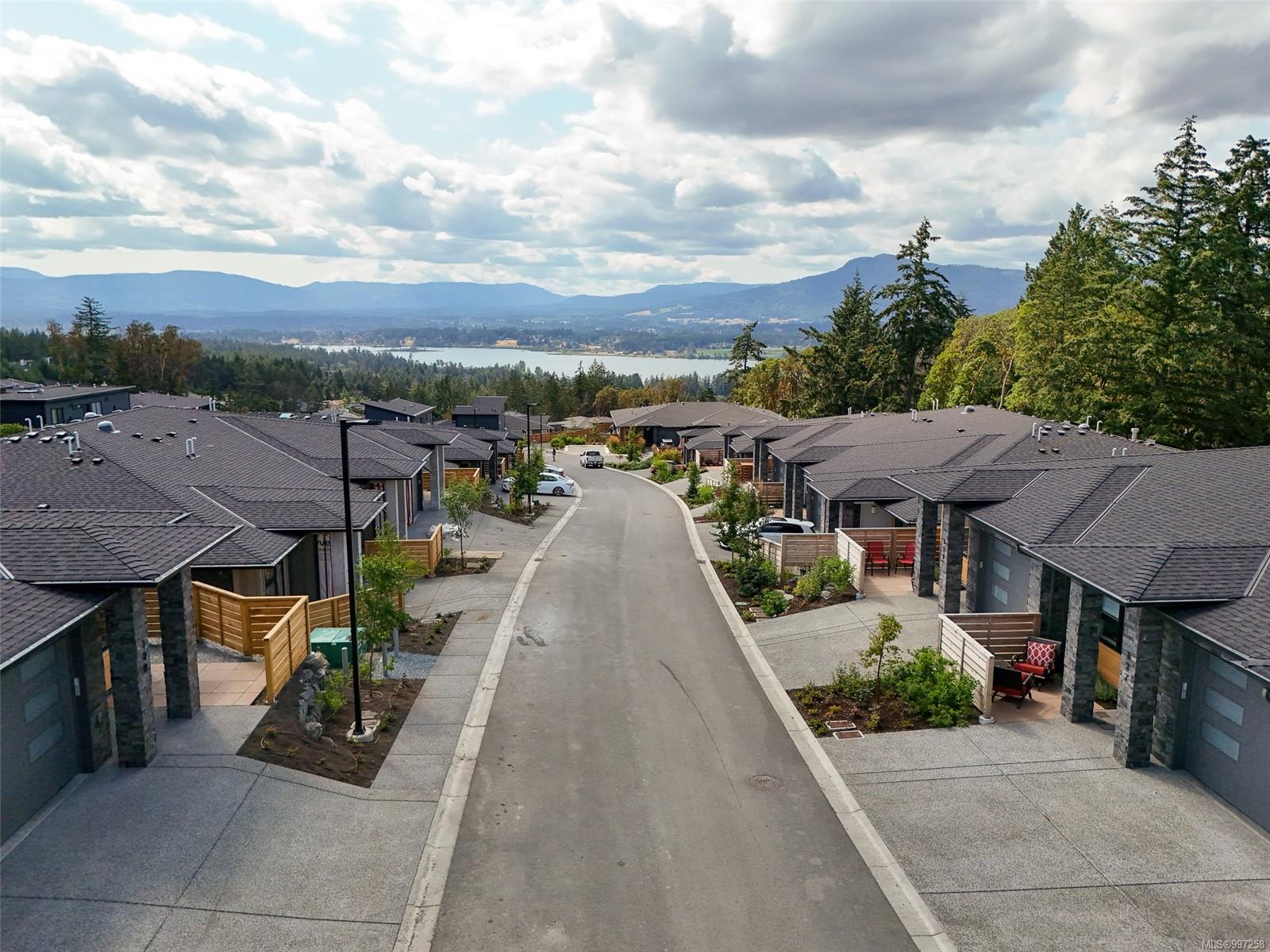 $659,900 - 1234 Viewtop Rd<br>British Columbia, V9L 0H7