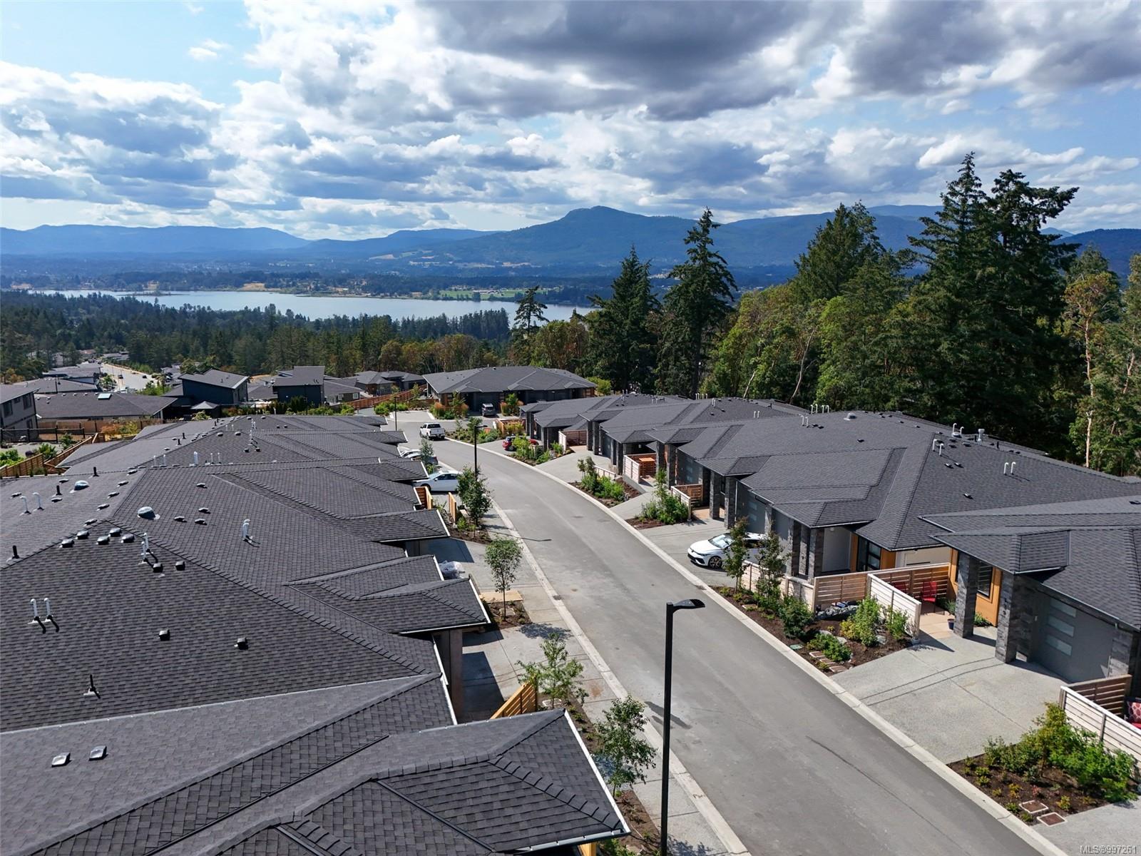 $699,900 - 1234 Viewtop Rd<br>British Columbia, V9L 0H7