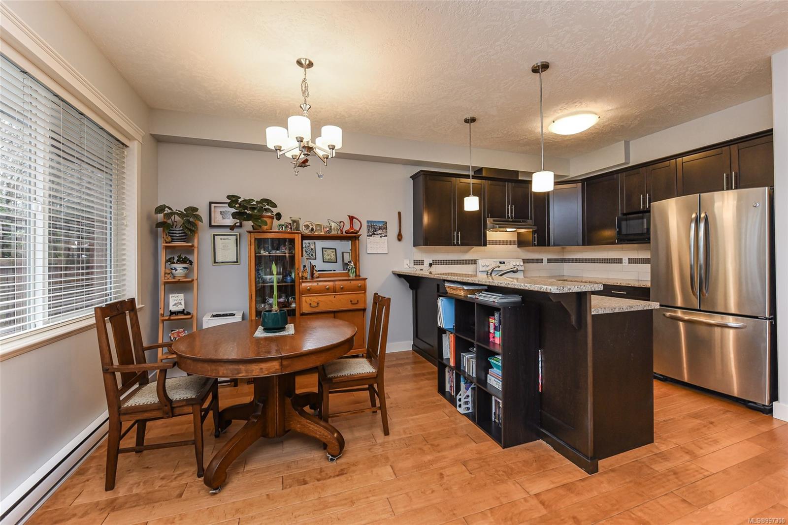 $589,500 - 2112 Cumberland Rd<br>British Columbia, V9N 2E9