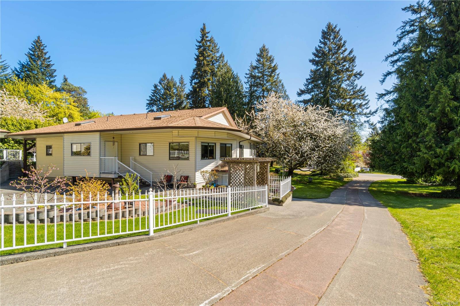 $995,000 - 2369 South Wellington Rd<br>British Columbia, V9X 1S4