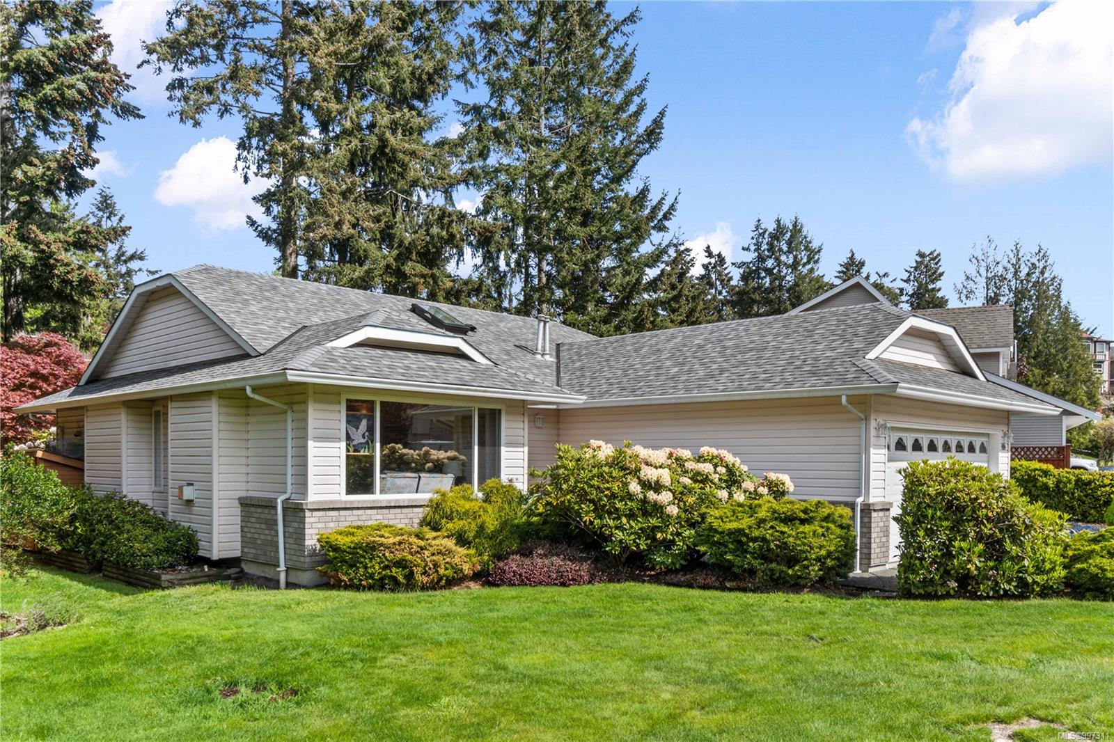 $775,000 - 4884 Logans Run<br>British Columbia, V9V 1N8