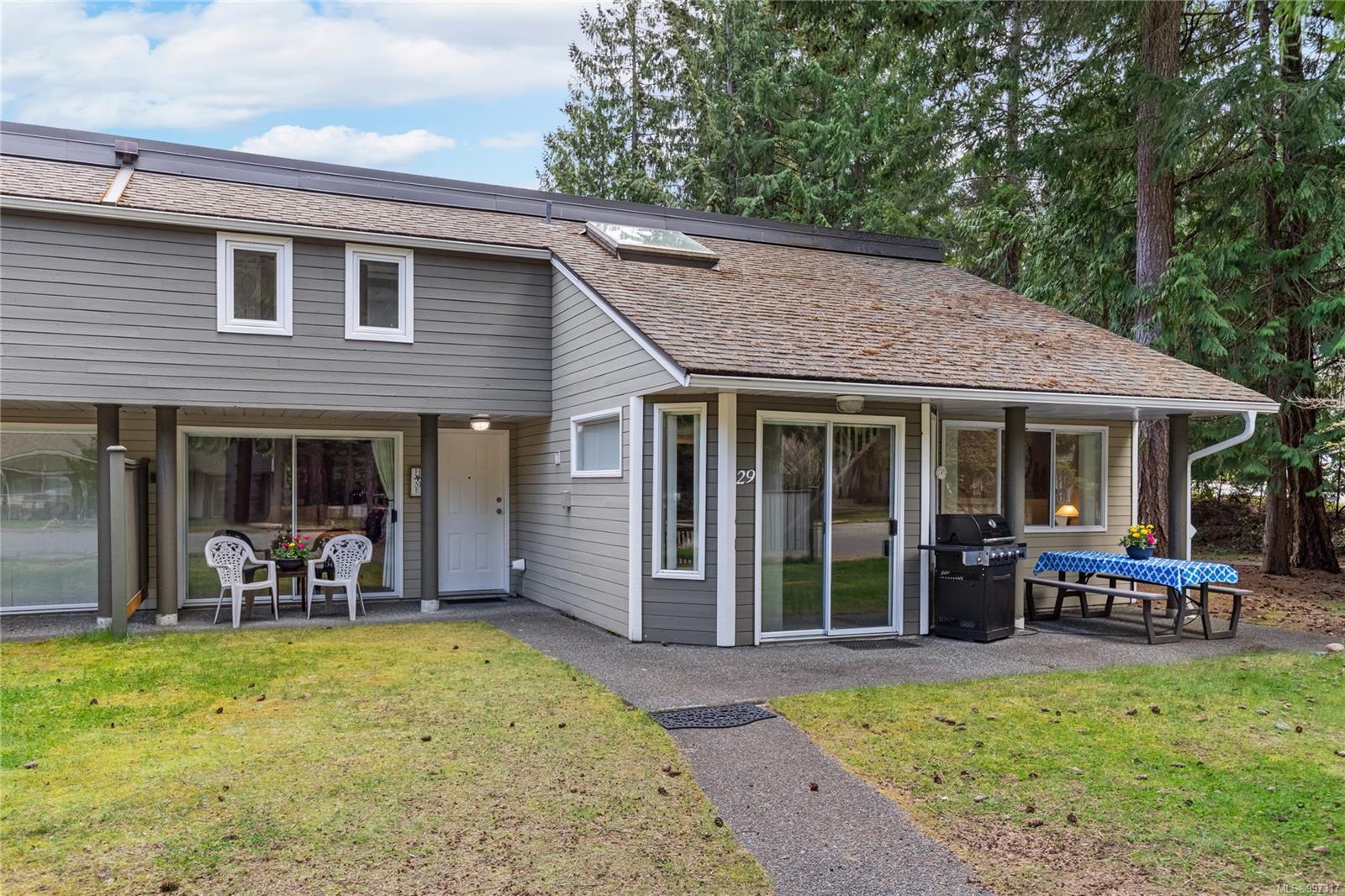 $515,000 - 1135 Resort Dr<br>British Columbia, V9P 2T6