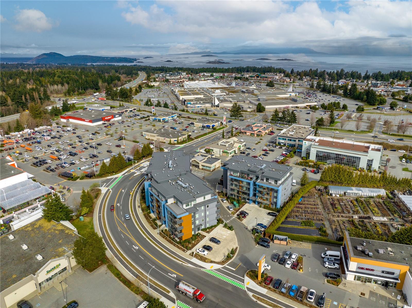 $780,000 - 6544 Metral Dr<br>British Columbia, V9T 2L8