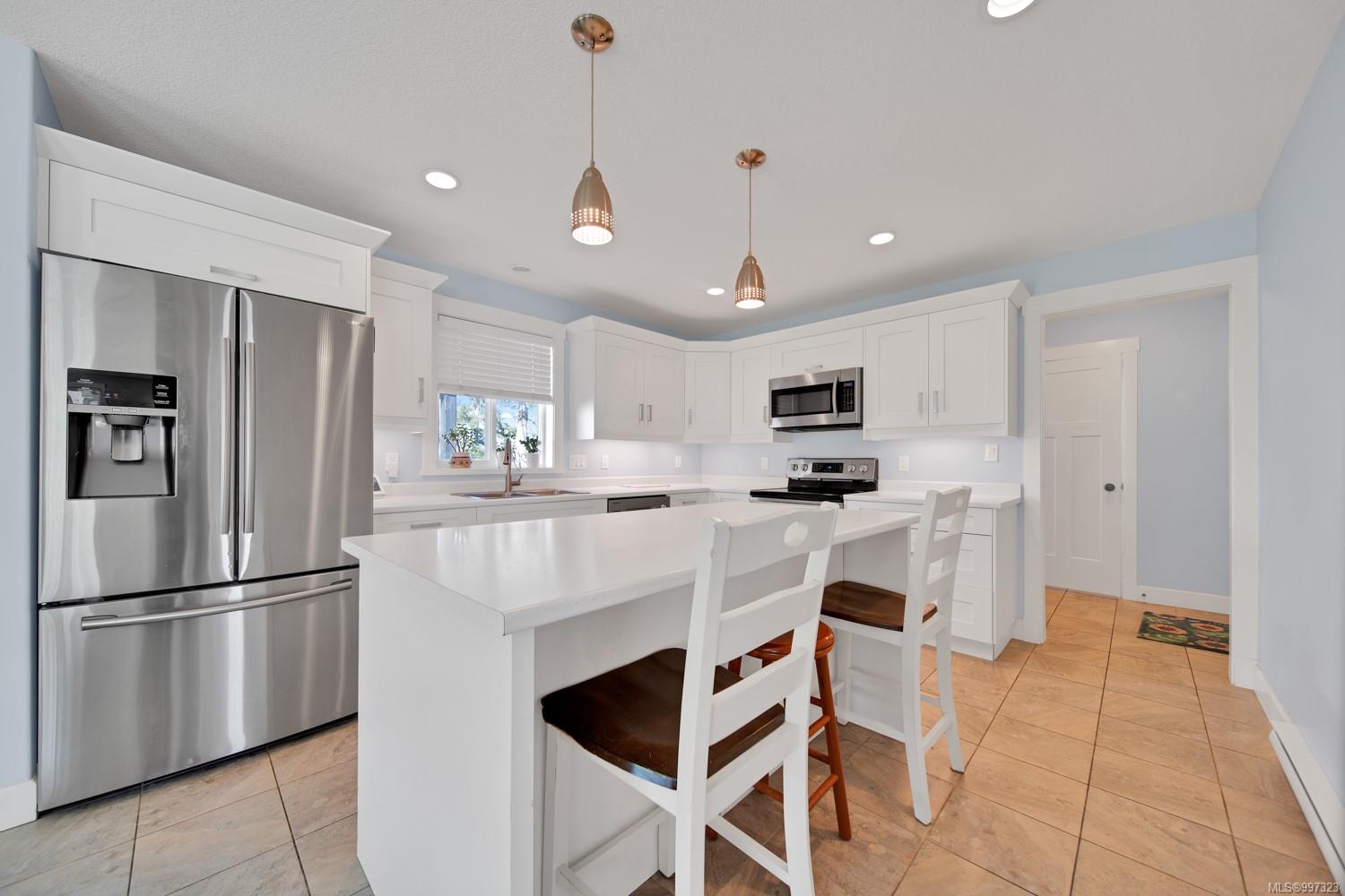 $779,000 - 520 Marisa St<br>British Columbia, V9R 0H5