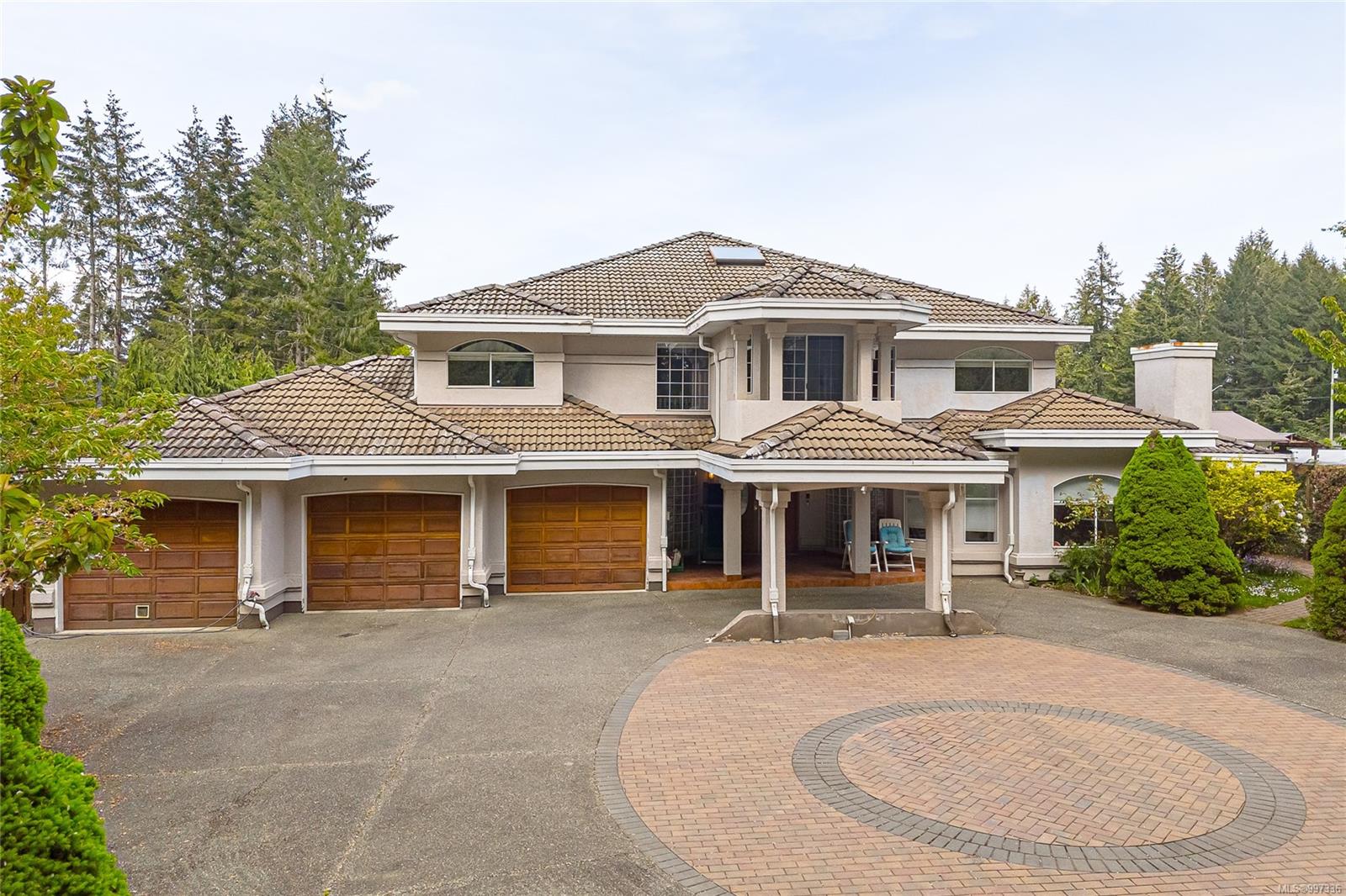 $1,425,000 - 2343 Inverarity Rd<br>British Columbia, V9L 4K1