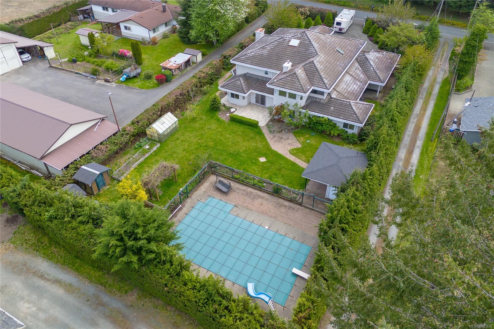 $1,425,000 - 2343 Inverarity Rd<br>British Columbia, V9L 4K1