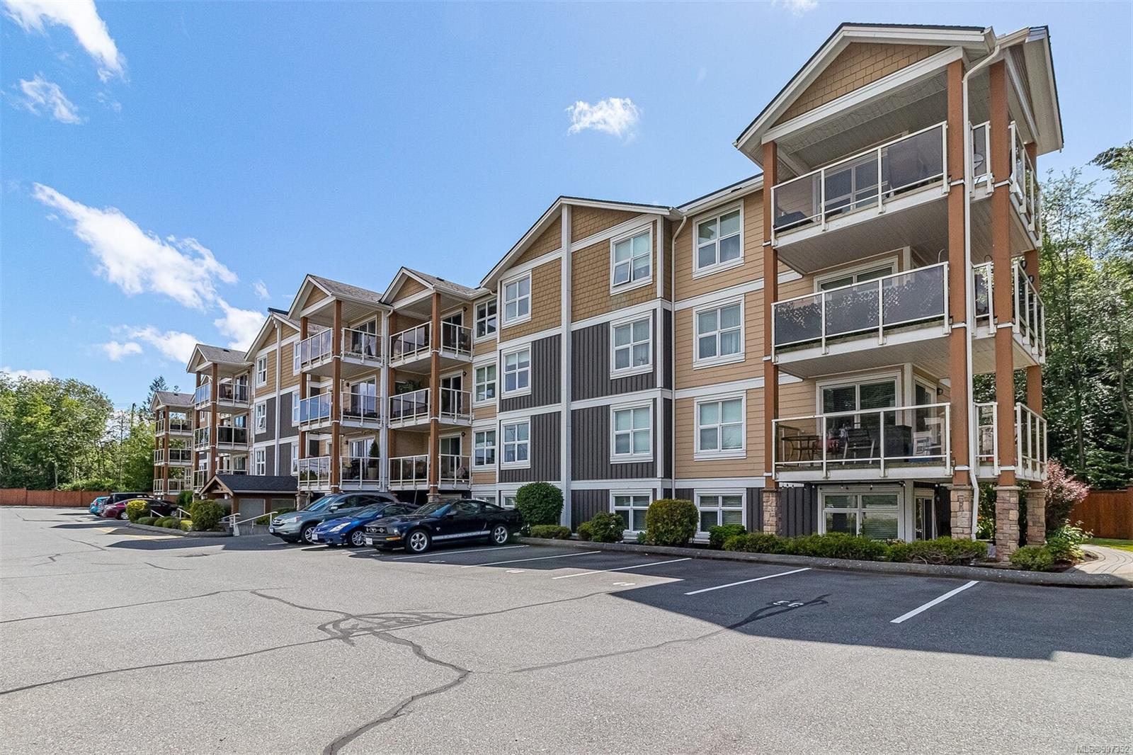 $439,900 - 4701 Uplands Dr<br>British Columbia, V9T 5Y2